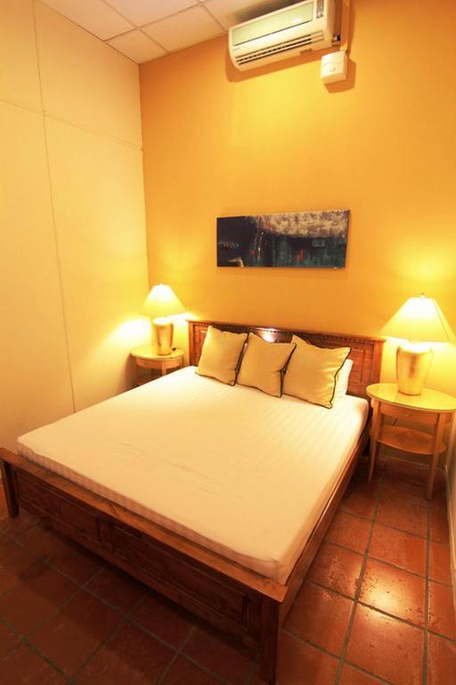 Red Heritage 2* George Town