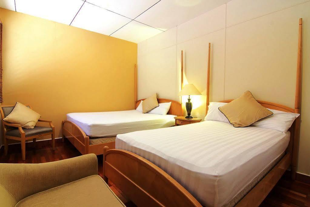 Red Heritage 2* George Town